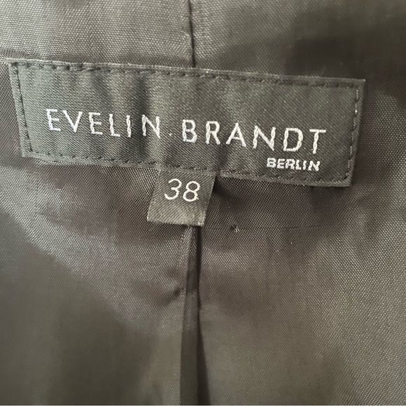 Evelin Brandt Berlin Black two button blazer with lace detail. Size 38 (US 4) - Picture 3 of 7